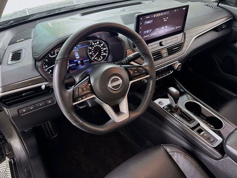 Used 2025 Nissan Altima 2.5 SL AWD/4WD image 12