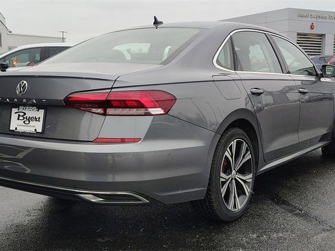 Used 2020 Volkswagen Passat 2.0T SEL image 3