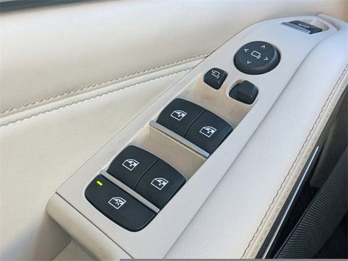 Used 2019 BMW X5 xDrive50i w/ M Sport Package image 22