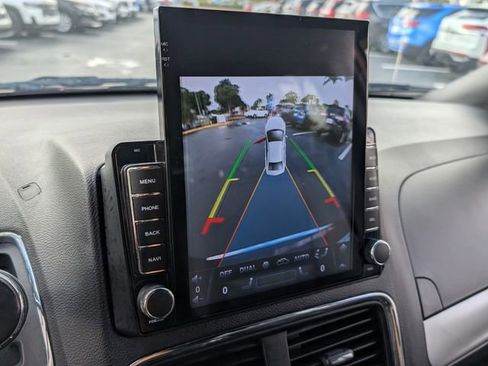 Used 2018 Dodge Grand Caravan GT image 27