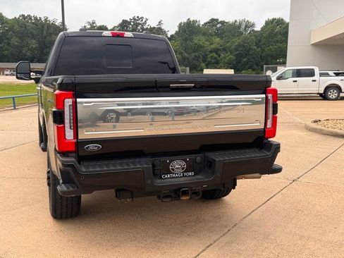 Used 2024 Ford F250 Platinum w/ FX4 Off-Road Package AWD/4WD image 4