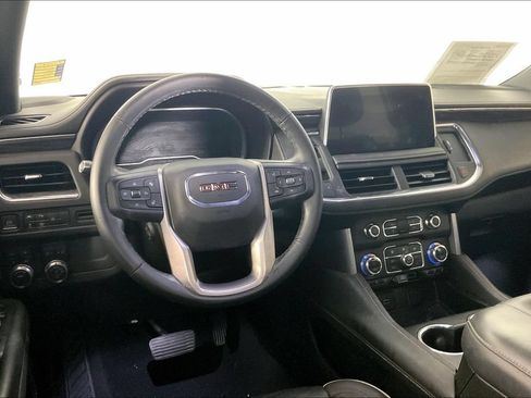 Used 2023 GMC Yukon SLT w/ SLT Premium Package AWD/4WD image 2