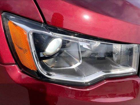 Used 2021 Jeep Grand Cherokee Limited image 27