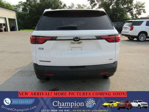 Used 2022 Chevrolet Traverse RS FWD image 5