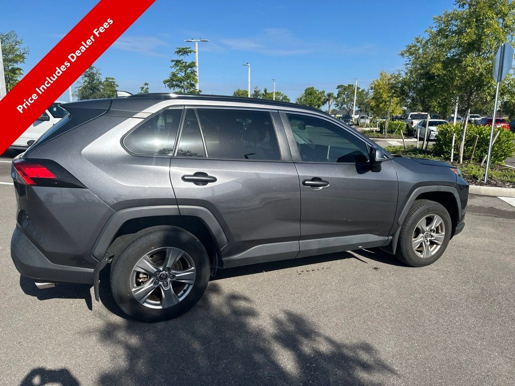 Used 2024 Toyota RAV4 XLE w/ Convenience Package FWD image 4