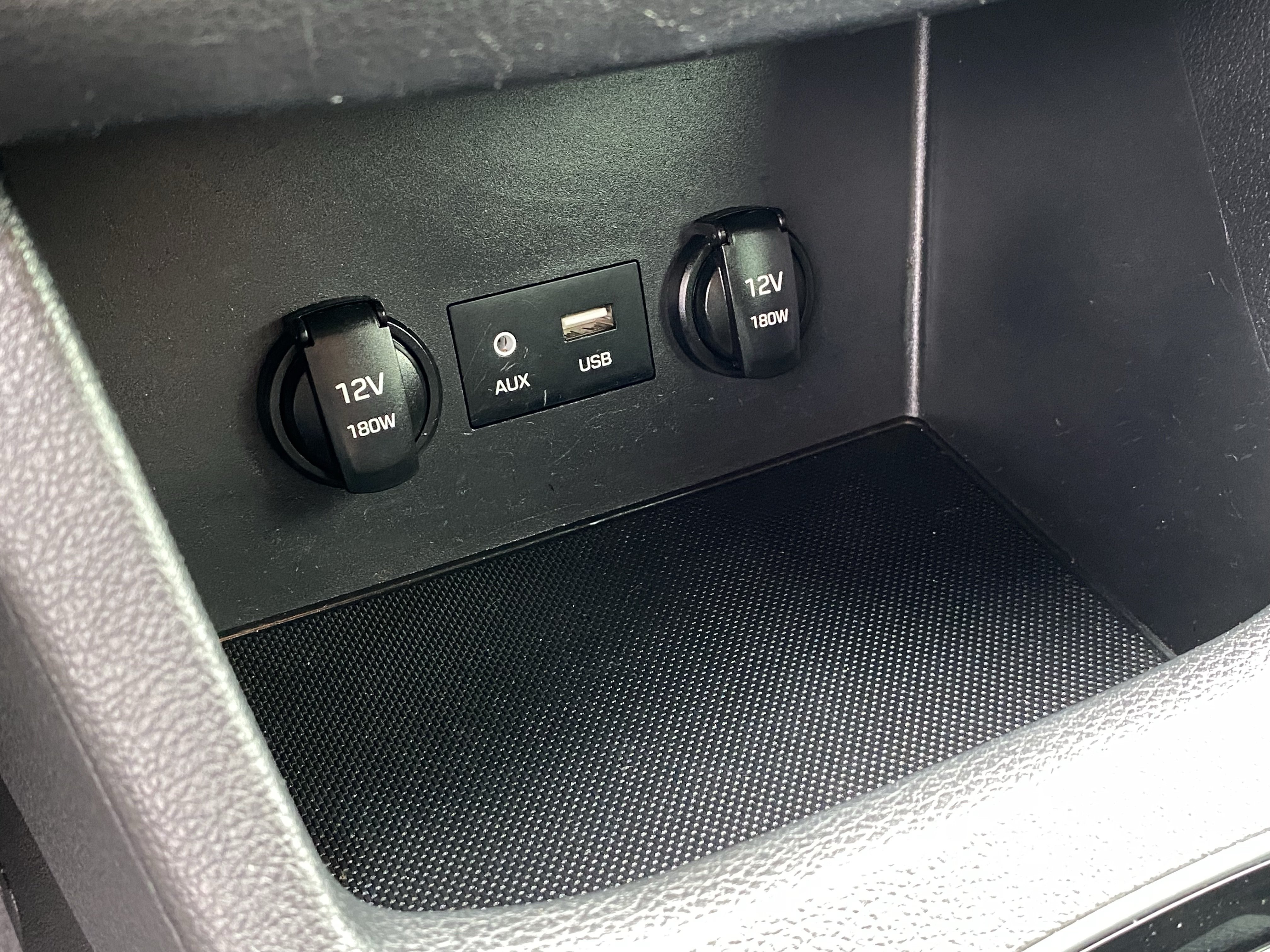 Used 2019 Hyundai Elantra GT FWD image 25