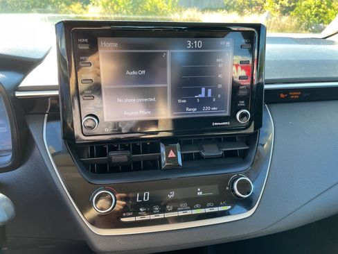 Used 2022 Toyota Corolla LE image 10