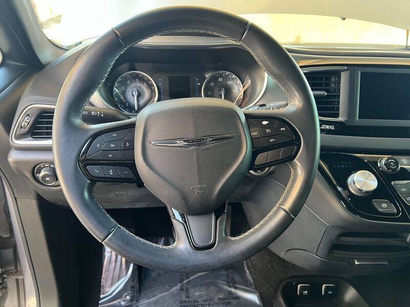 Used 2018 Chrysler Pacifica Touring Plus w/ S Appearance Package FWD image 21