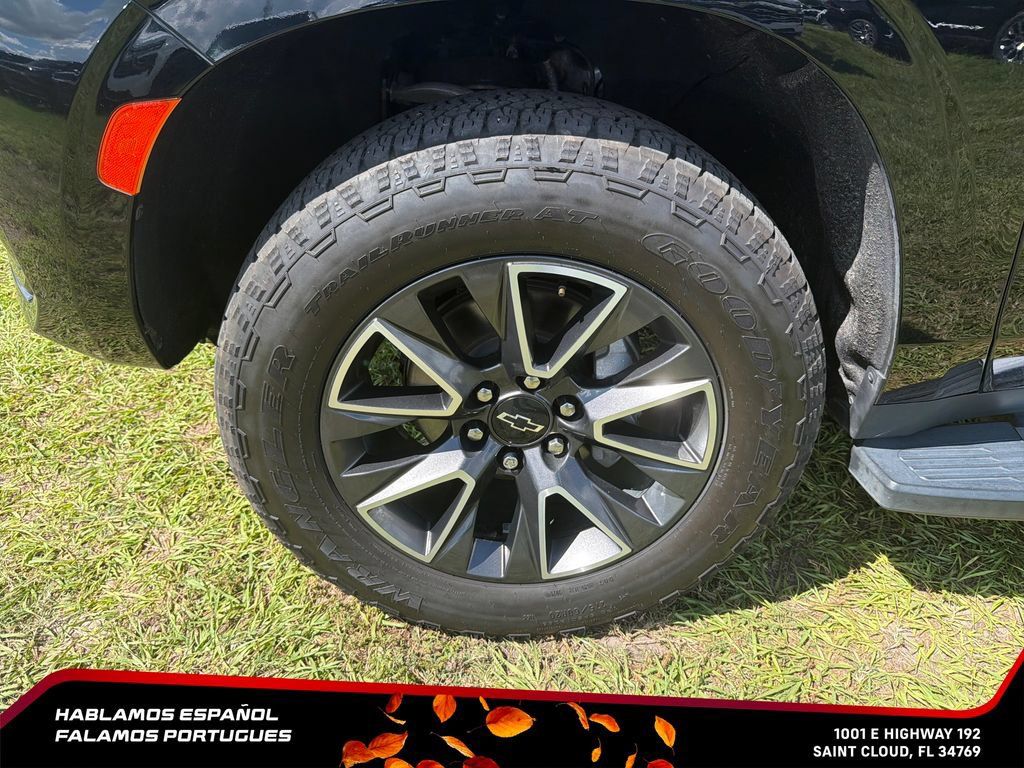 Used 2022 Chevrolet Tahoe Z71 w/ Z71 Off-Road Package AWD/4WD image 10