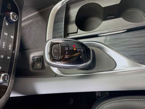 Used 2021 Buick Enclave Essence image 14