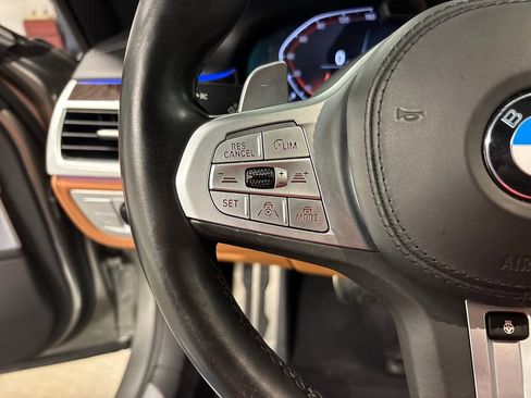 Used 2021 BMW 750i xDrive w/ Executive Package image 32