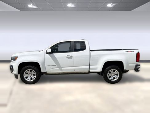 Used 2022 Chevrolet Colorado LT AWD/4WD image 2