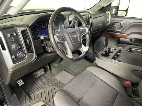 Used 2018 GMC Sierra 2500 SLE w/ SLE Preferred Package image 3