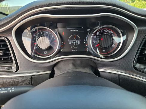 Used 2018 Dodge Challenger R/T Scat Pack w/ Leather Interior Group RWD image 16