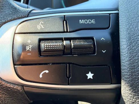 Used 2025 Kia Sportage LX FWD image 19