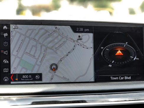 Used 2018 BMW 740i RWD image 19
