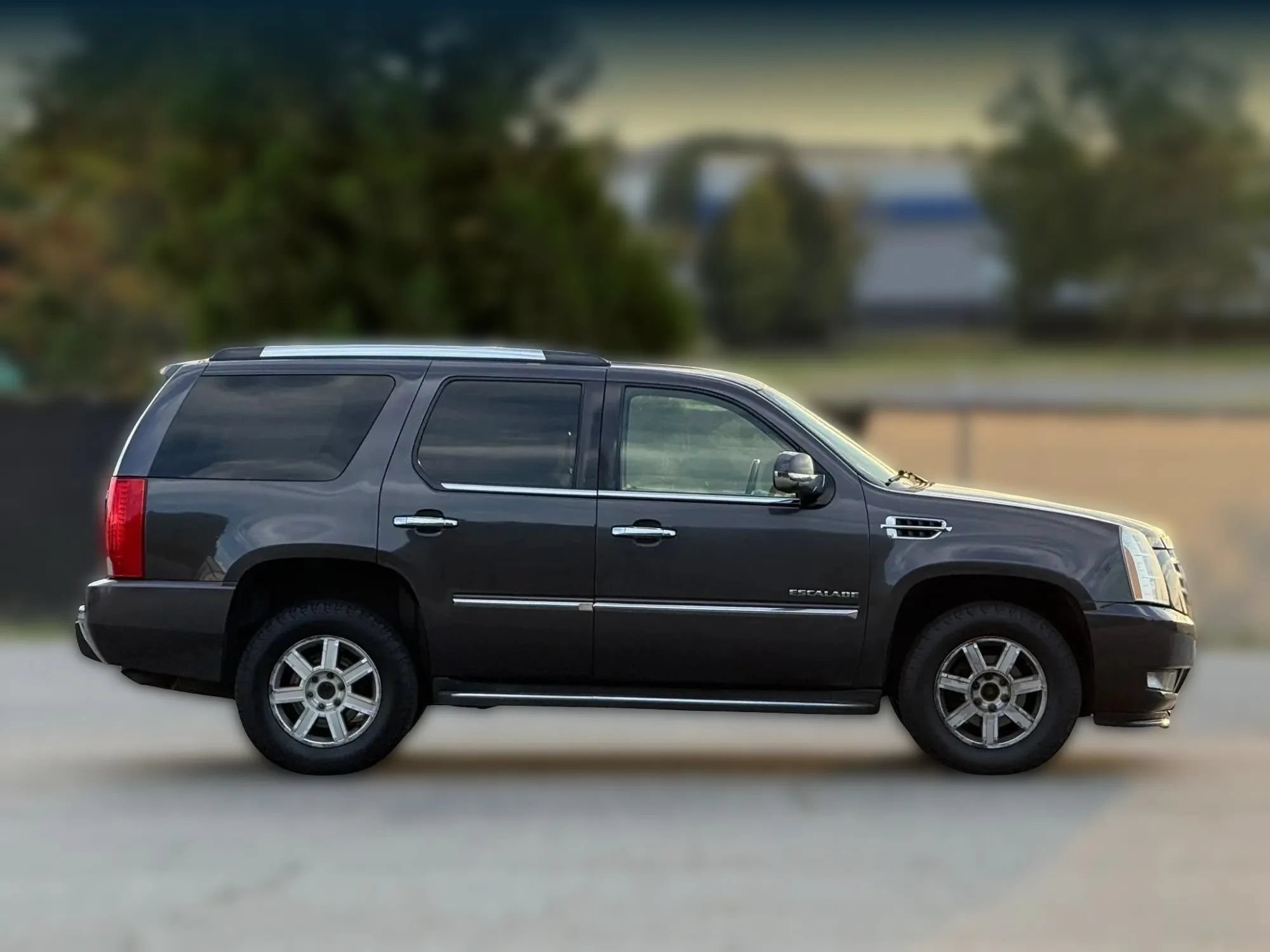 Used 2010 Cadillac Escalade AWD image 7
