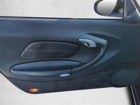 Used 1999 Porsche 911 Cabriolet image 10