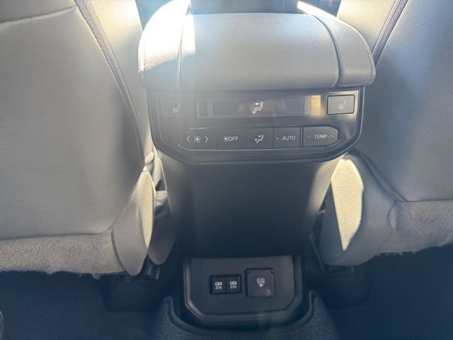Used 2020 Toyota Highlander Platinum FWD image 13