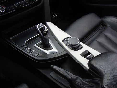 Used 2018 BMW 430i Convertible RWD image 19