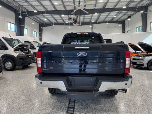 Used 2022 Ford F350 XLT w/ XLT Premium Package AWD/4WD image 6