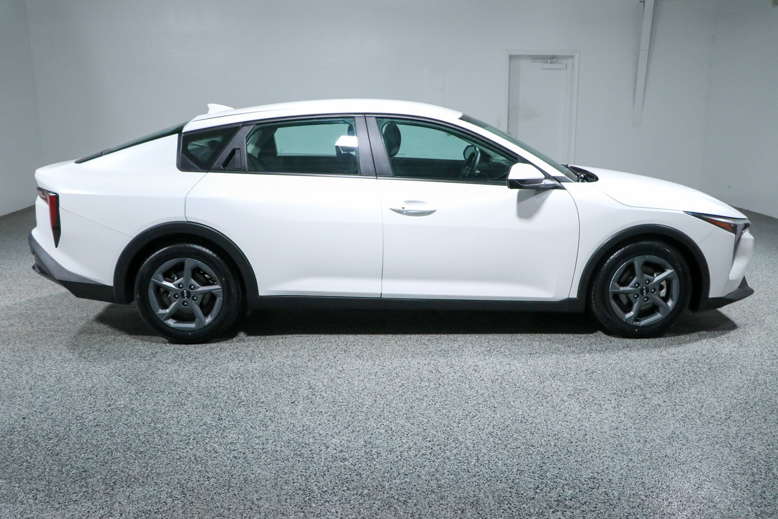 Used 2025 Kia K4 FWD image 6