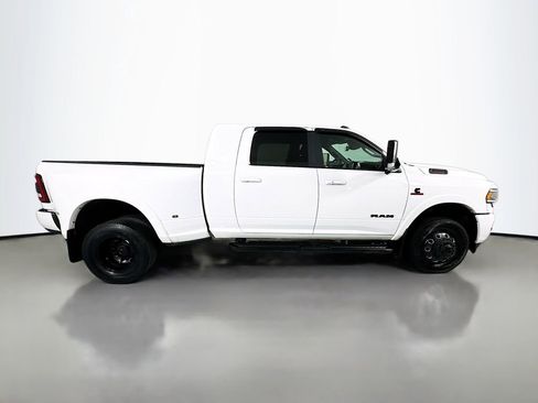 Used 2022 RAM 3500 Laramie w/ Night Edition image 9