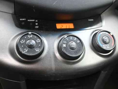 Used 2012 Toyota RAV4 Sport image 12