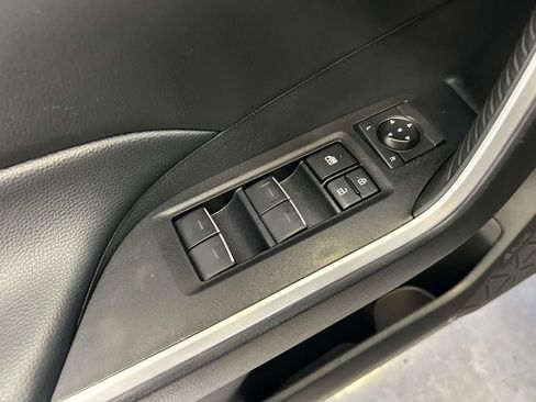 Used 2025 Toyota RAV4 XLE AWD/4WD image 17