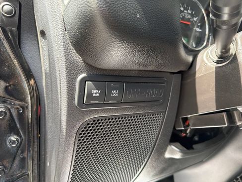 Used 2014 Jeep Wrangler Unlimited Rubicon w/ Connectivity Group AWD/4WD image 17