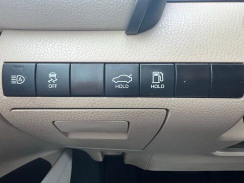 Used 2023 Toyota Camry XLE FWD image 11
