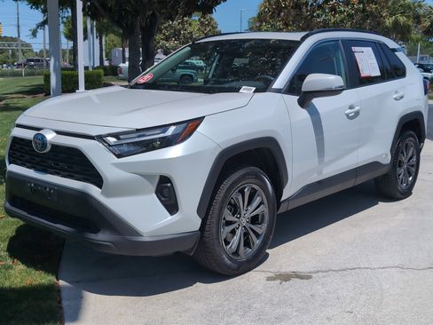 Certified 2023 Toyota RAV4 XLE Premium AWD/4WD image 5