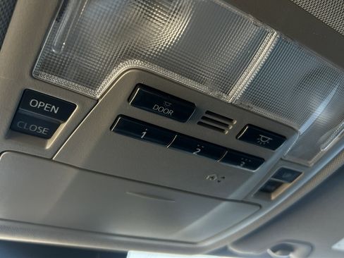 Used 2019 Toyota Highlander XLE image 31