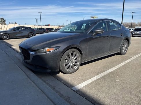 Used 2019 MAZDA MAZDA3 Sedan w/ Preferred Package image 2