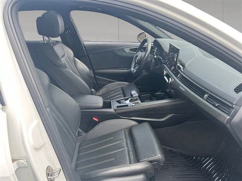 Used 2022 Audi A4 2.0T Premium Plus w/ Premium Plus Package image 17