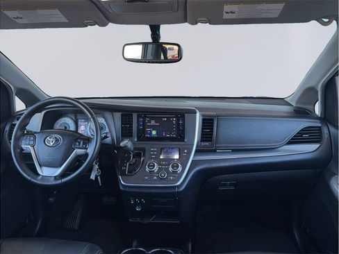 Used 2015 Toyota Sienna SE FWD image 23