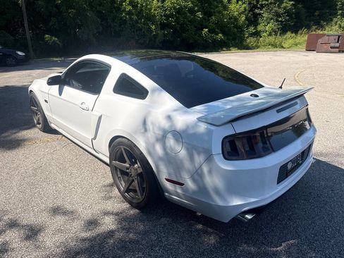 Used 2014 Ford Mustang GT Premium w/ Equipment Group 402A RWD image 7