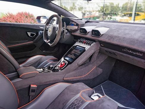 Used 2023 Lamborghini Huracan Sterrato image 39