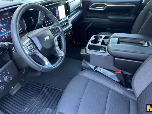 Used 2025 Chevrolet Silverado 1500 LT image 10