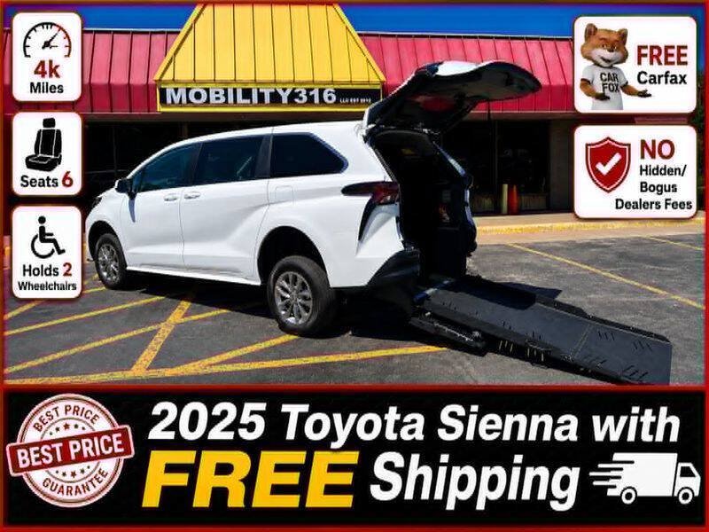 Used 2025 Toyota Sienna LE FWD image 1