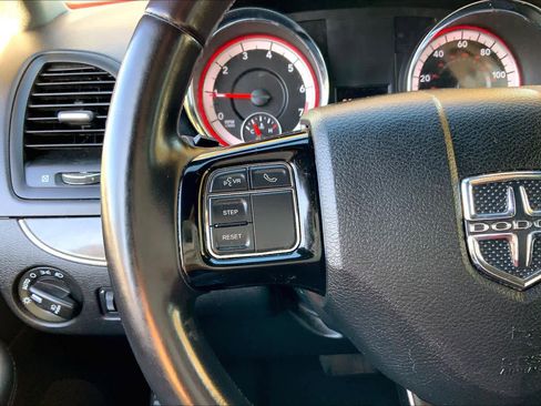 Used 2020 Dodge Grand Caravan SE image 23