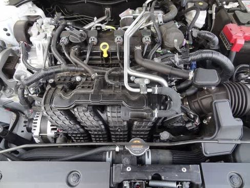 Used 2025 Nissan Altima 2.5 SV FWD image 33