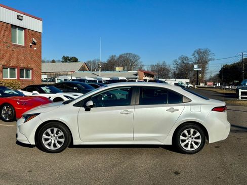 Used 2022 Toyota Corolla LE image 5
