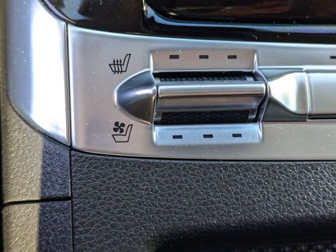 Used 2024 Kia Carnival SX Prestige image 27