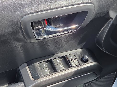 Used 2023 Toyota Tacoma TRD Sport w/ Advanced Technology Package image 13