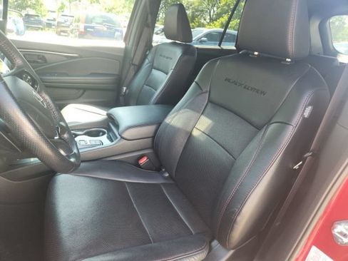 Used 2024 Honda Passport Black Edition image 17