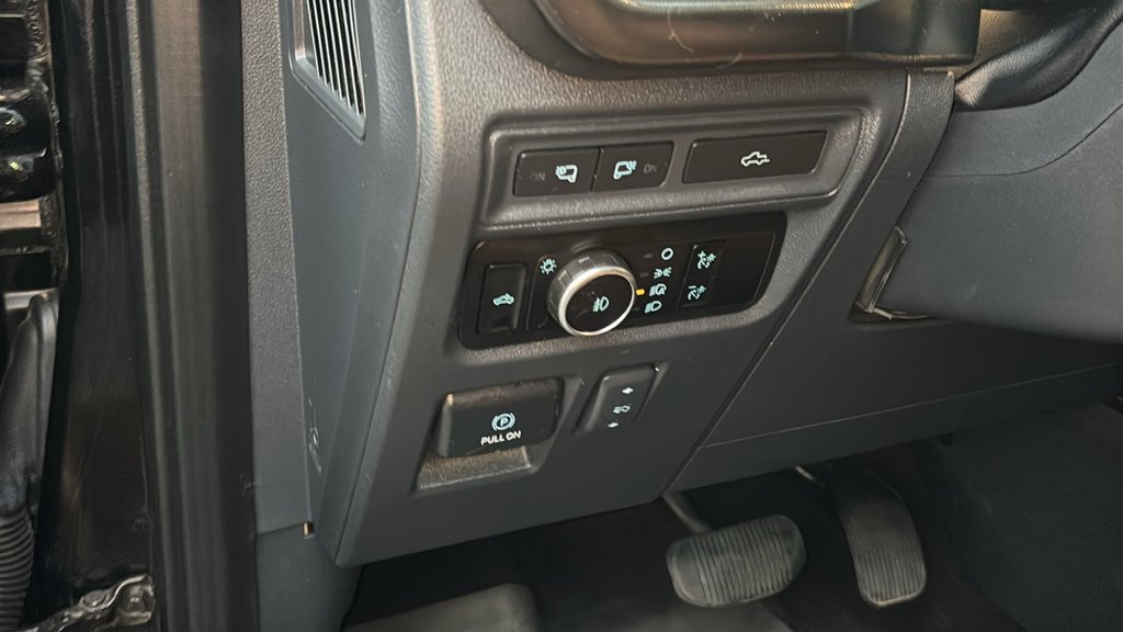 Used 2023 Ford F150 Platinum AWD/4WD image 11