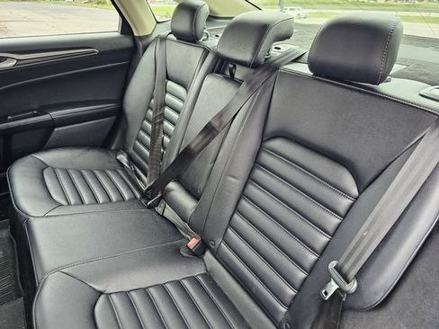 Used 2020 Ford Fusion SEL FWD image 22