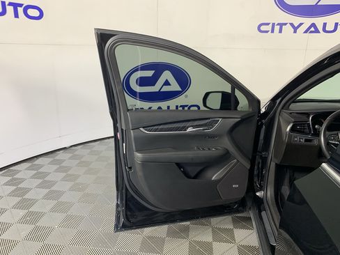 Used 2022 Cadillac XT6 Premium Luxury FWD image 14
