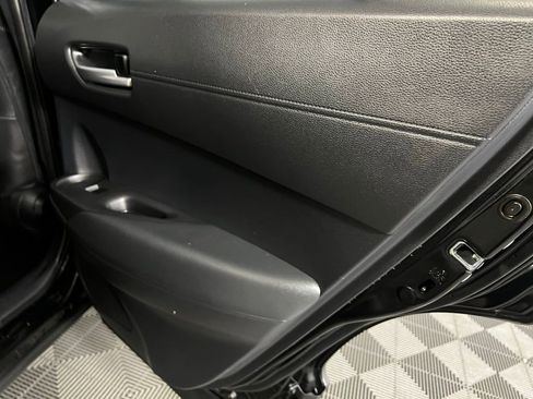 Used 2022 Toyota Corolla Cross XLE w/ Convenience Package image 31